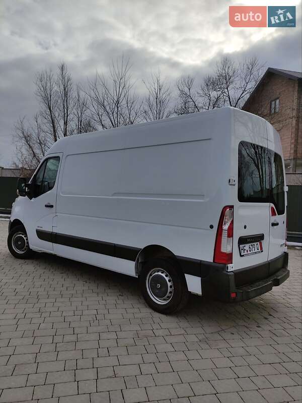 Грузовой фургон Renault Master 2015 в Львове