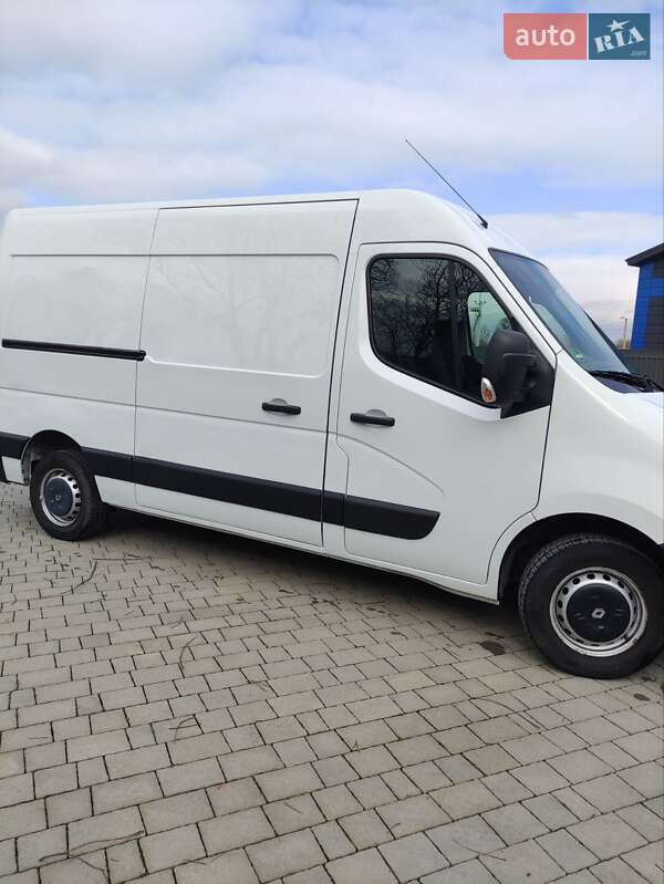 Грузовой фургон Renault Master 2015 в Львове