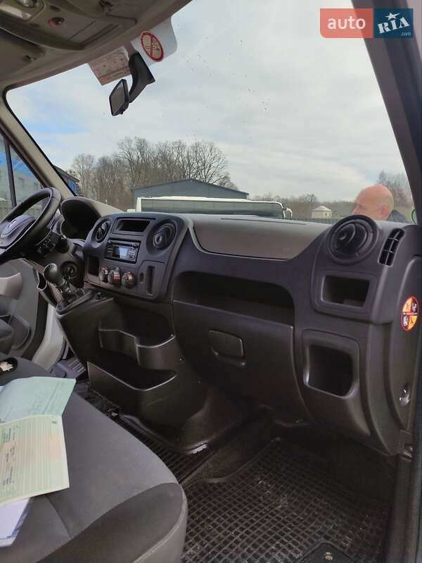 Грузовой фургон Renault Master 2015 в Львове