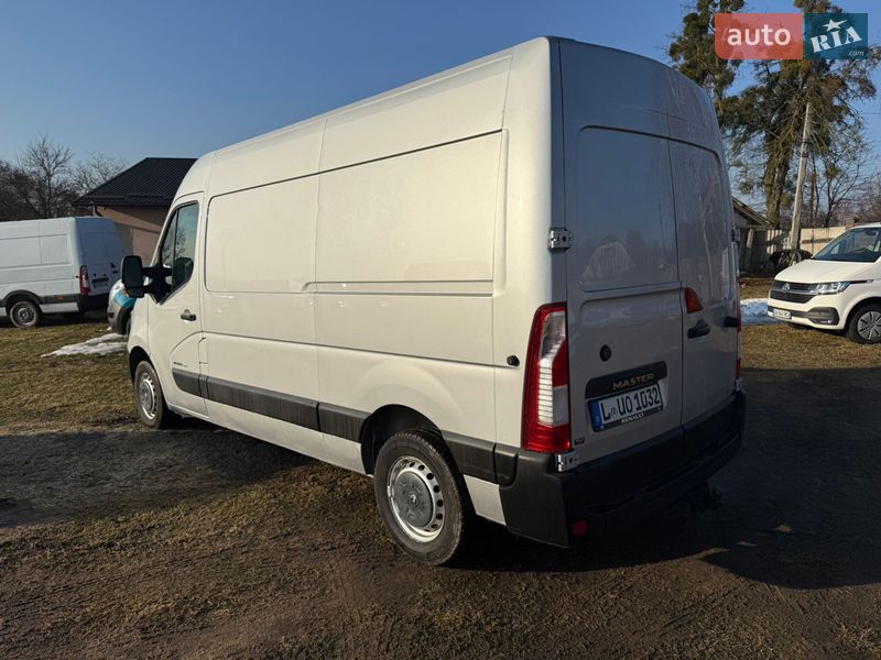 Вантажний фургон Renault Master 2016 в Дубні