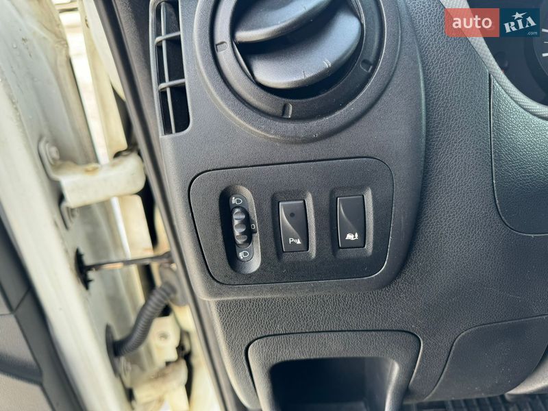 Грузовой фургон Renault Master 2016 в Киеве