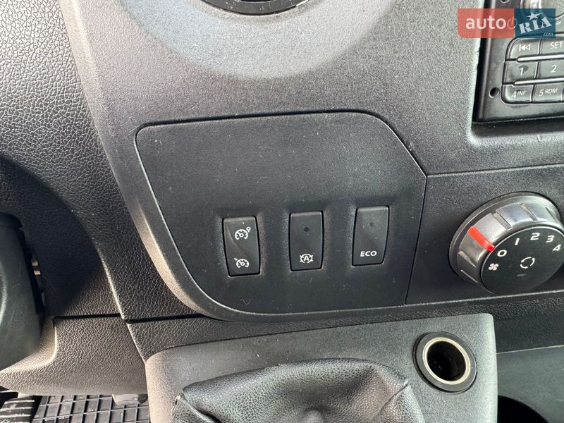 Грузовой фургон Renault Master 2016 в Киеве