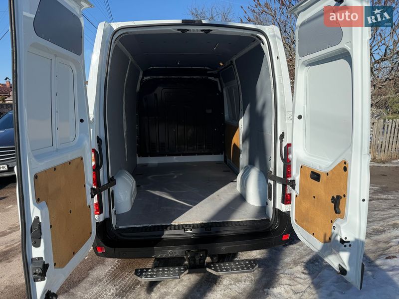 Вантажний фургон Renault Master 2016 в Житомирі
