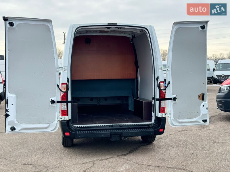 Вантажопасажирський фургон Renault Master 2017 в Києві