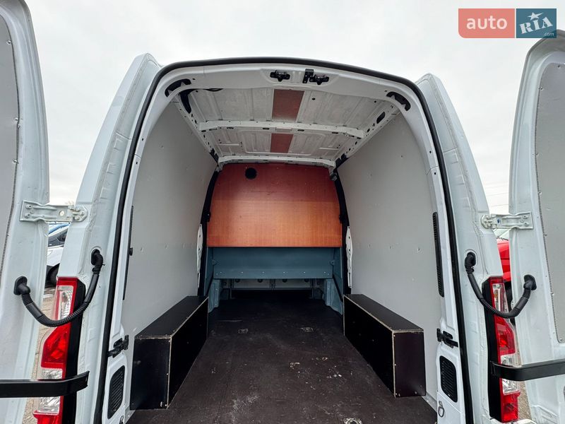 Вантажопасажирський фургон Renault Master 2017 в Києві