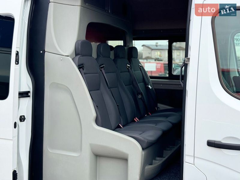 Вантажопасажирський фургон Renault Master 2017 в Києві