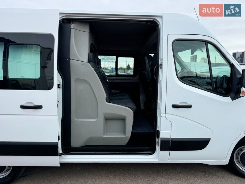 Вантажопасажирський фургон Renault Master 2017 в Києві