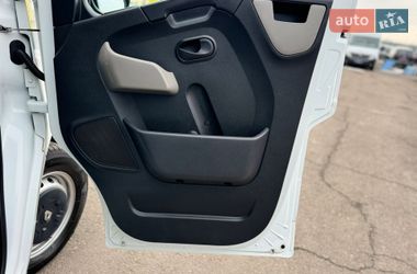 Грузопассажирский фургон Renault Master 2017 в Киеве