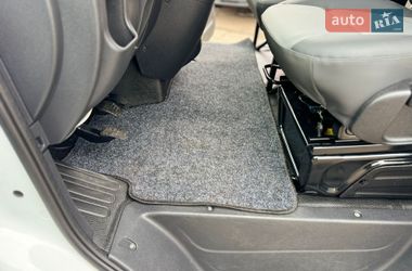 Грузопассажирский фургон Renault Master 2017 в Киеве