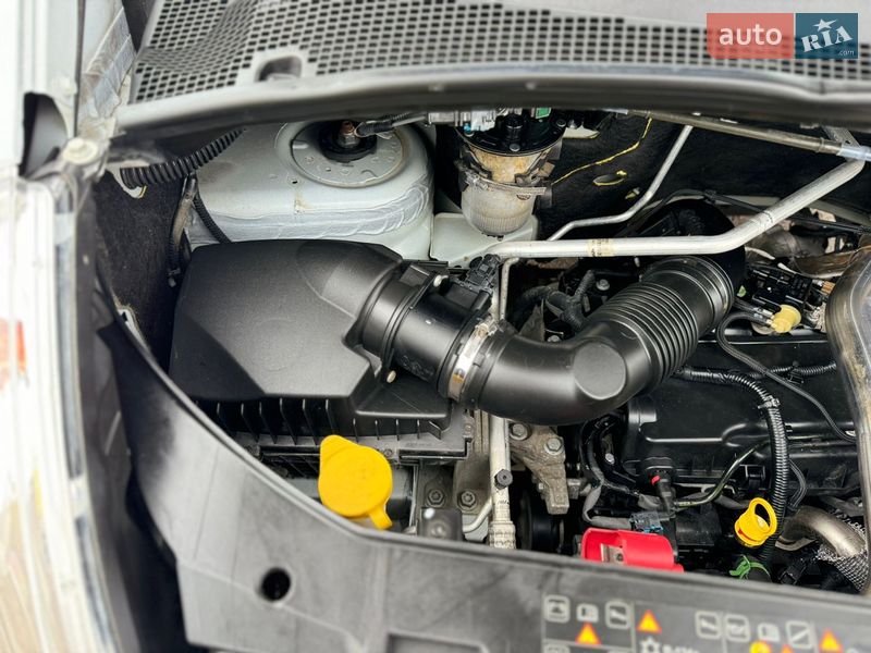 Вантажопасажирський фургон Renault Master 2017 в Києві