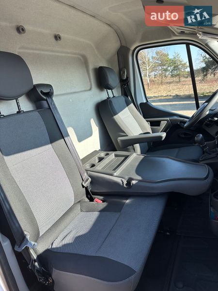 Грузовой фургон Renault Master 2018 в Львове