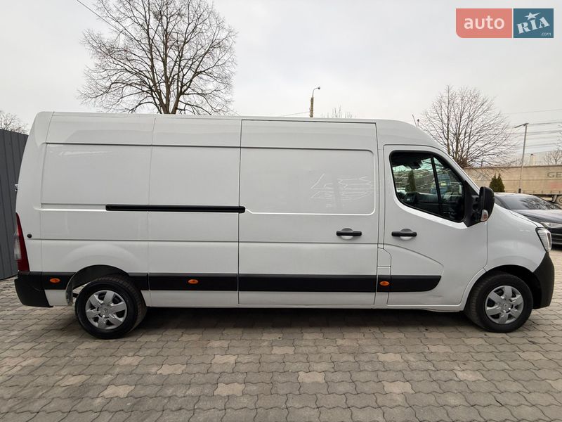 Вантажний фургон Renault Master 2021 в Чернівцях