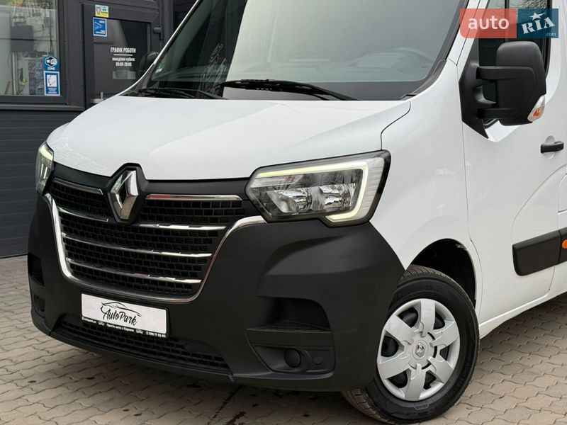 Вантажний фургон Renault Master 2021 в Чернівцях