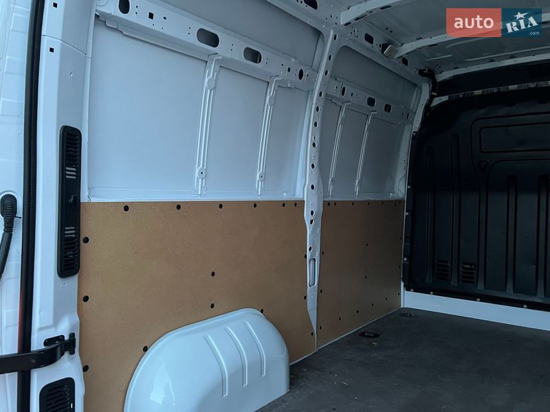 Грузовой фургон Renault Master 2021 в Луцке