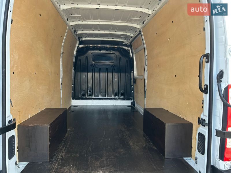 Грузовой фургон Renault Master 2021 в Хусте