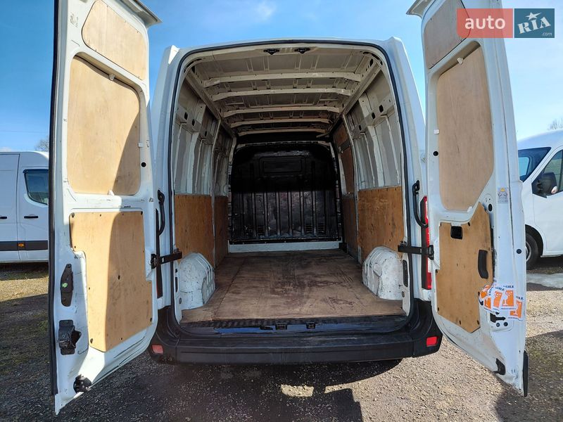 Грузовой фургон Renault Master 2015 в Ивано-Франковске