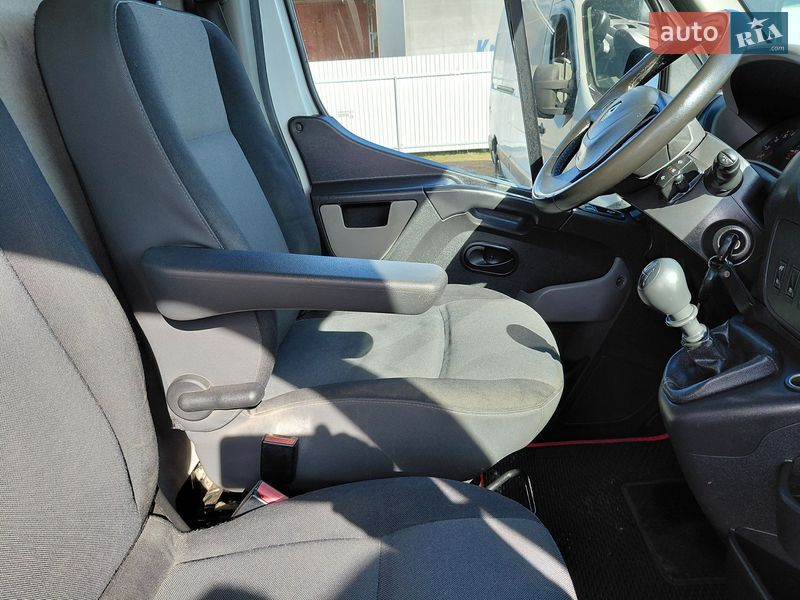 Грузовой фургон Renault Master 2015 в Ивано-Франковске