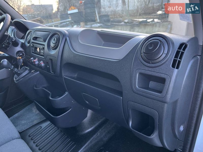 Грузовой фургон Renault Master 2017 в Дубно