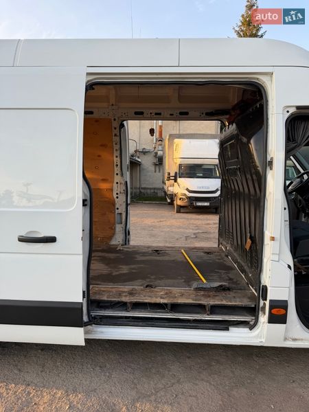 Грузовой фургон Renault Master 2017 в Мукачево