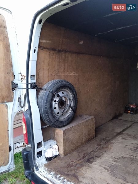 Вантажний фургон Renault Master 2006 в Летичіві