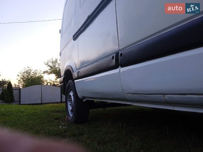 Вантажний фургон Renault Master 2006 в Летичіві