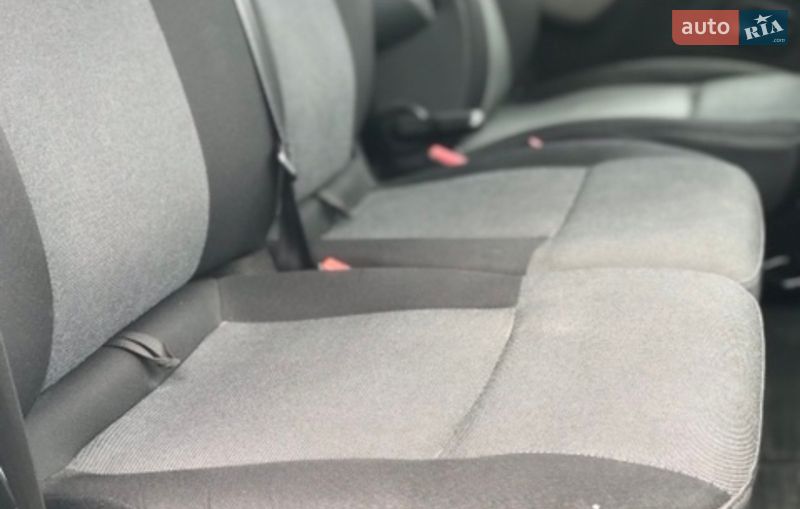 Вантажний фургон Renault Master 2016 в Львові