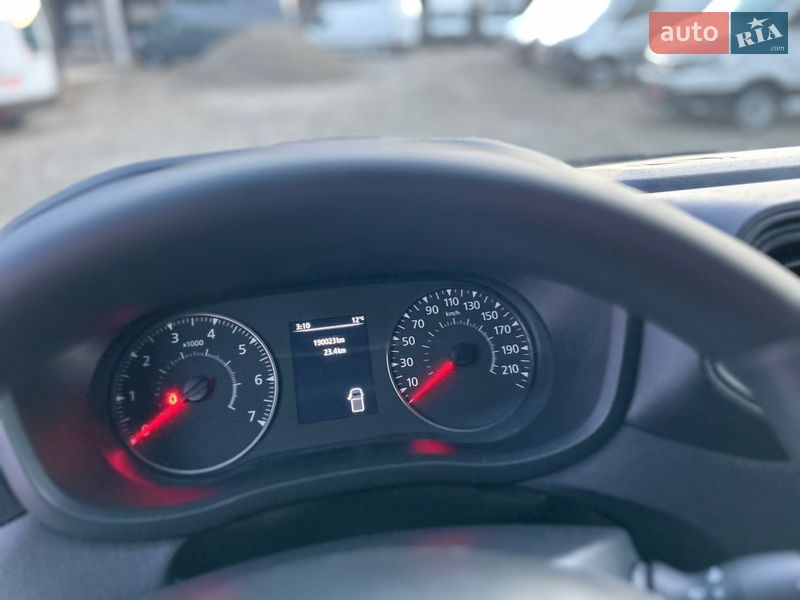 Тентованый Renault Master 2022 в Хусте