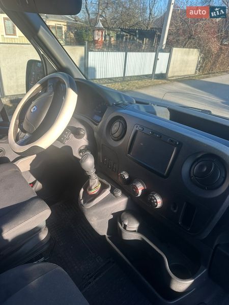 Вантажний фургон Renault Master 2018 в Косові