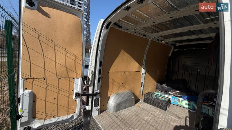 Вантажний фургон Renault Master 2023 в Львові