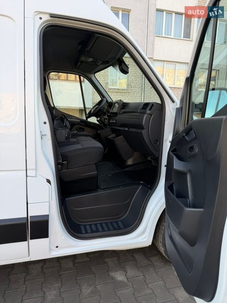 Грузовой фургон Renault Master 2021 в Дубно