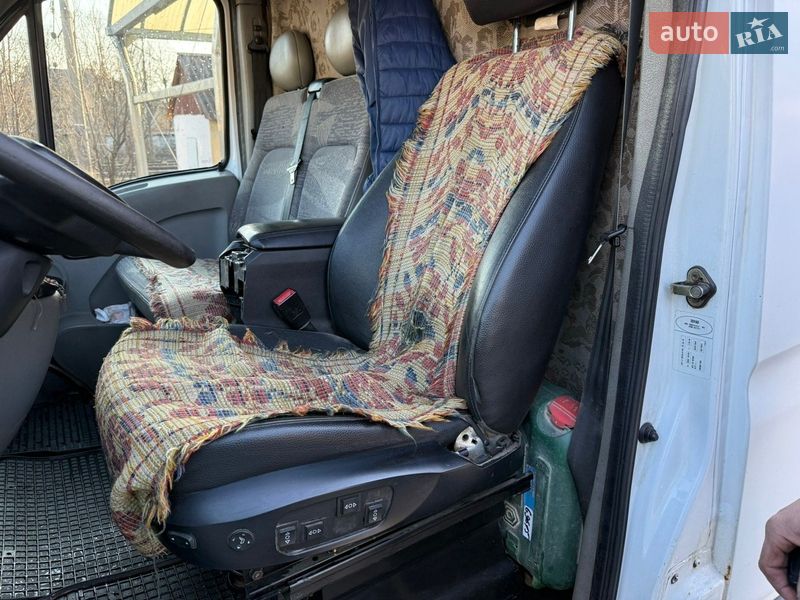 Вантажний фургон Renault Master 2005 в Львові