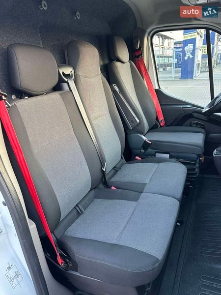 Грузовой фургон Renault Master 2022 в Дубно