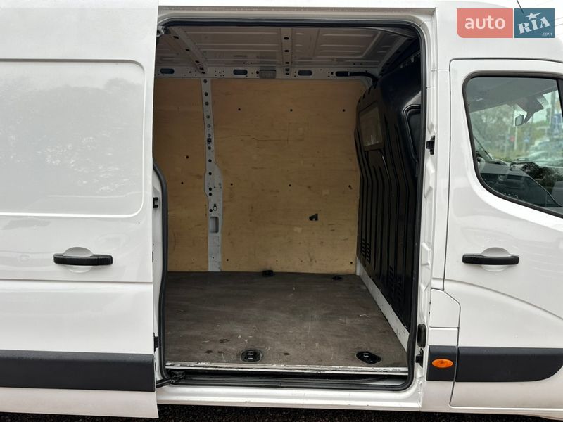 Вантажний фургон Renault Master 2021 в Рівному