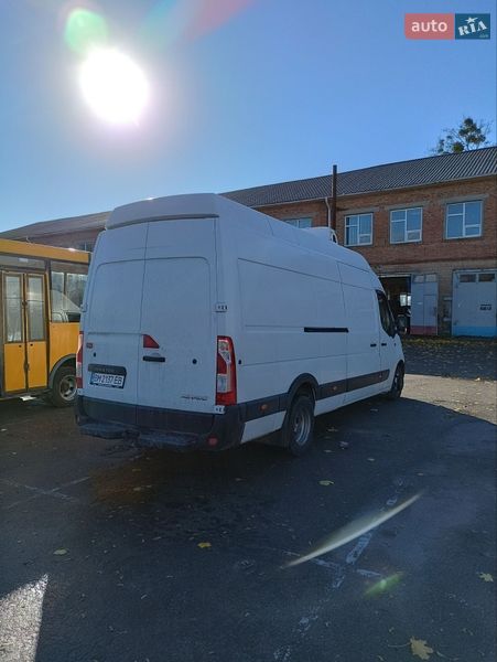 Вантажний фургон Renault Master 2015 в Сумах