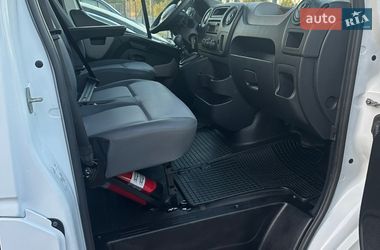 Грузопассажирский фургон Renault Master 2016 в Львове