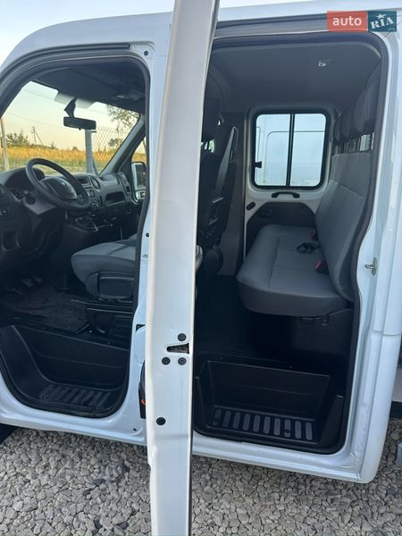 Грузопассажирский фургон Renault Master 2016 в Львове