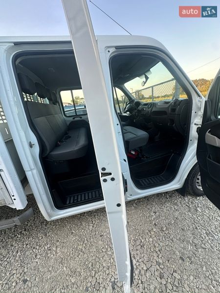 Грузопассажирский фургон Renault Master 2016 в Львове