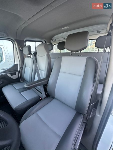Грузопассажирский фургон Renault Master 2016 в Львове