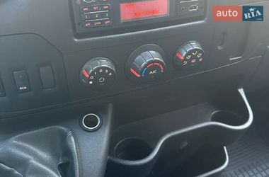 Грузопассажирский фургон Renault Master 2016 в Львове