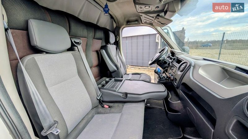 Грузовой фургон Renault Master 2010 в Стрые