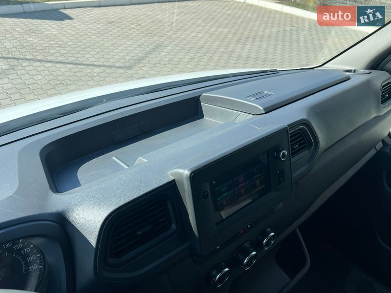 Грузовой фургон Renault Master 2023 в Черновцах