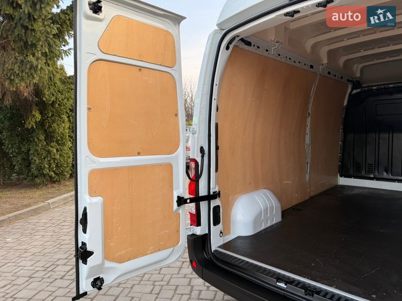 Грузовой фургон Renault Master 2017 в Дубно