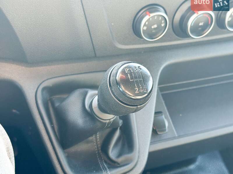 Микроавтобус грузовой (до 3,5т) Renault Master 2022 в Киеве