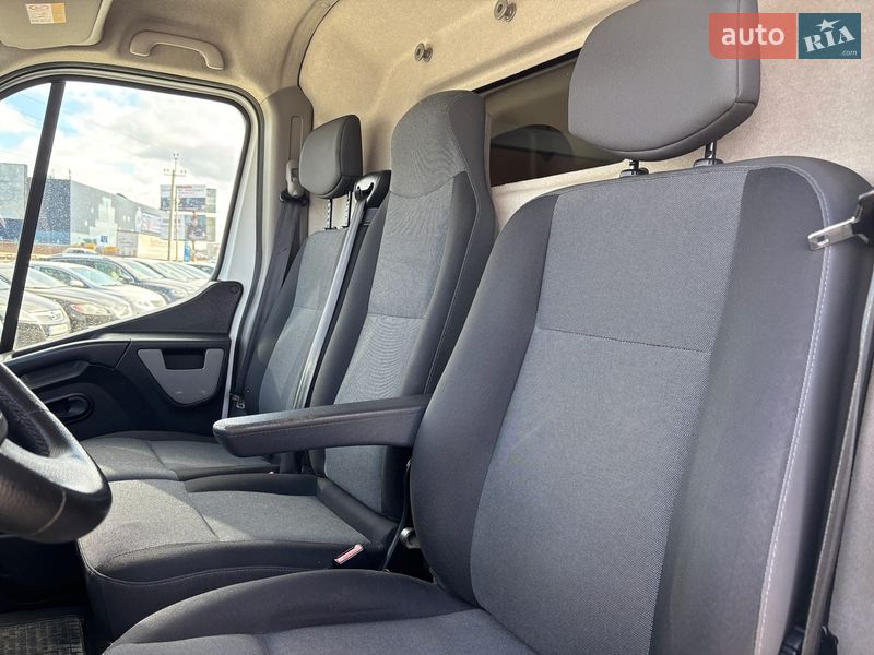 Грузовой фургон Renault Master 2017 в Львове