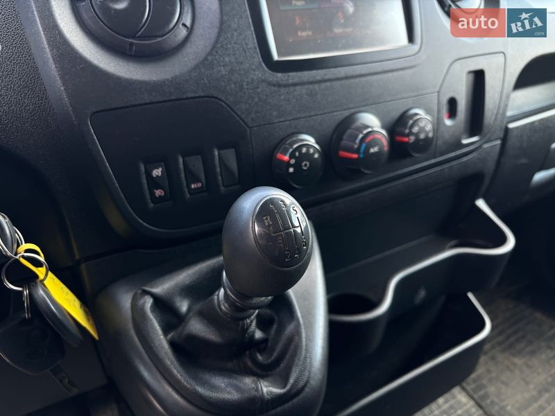 Грузовой фургон Renault Master 2017 в Львове