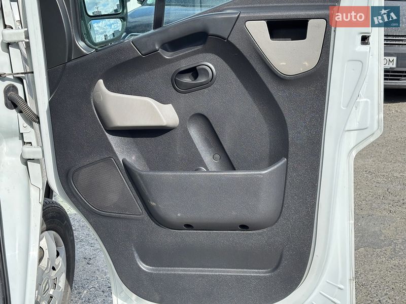 Грузовой фургон Renault Master 2017 в Львове