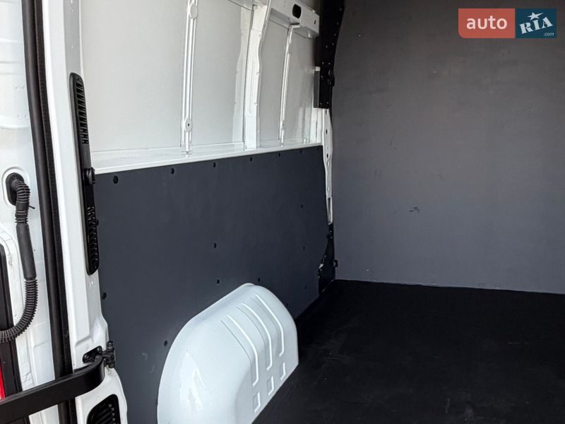 Вантажопасажирський фургон Renault Master 2016 в Млиніві фото 17 Вантажопасажирський фургон Renault Master 2016 в Млиніві