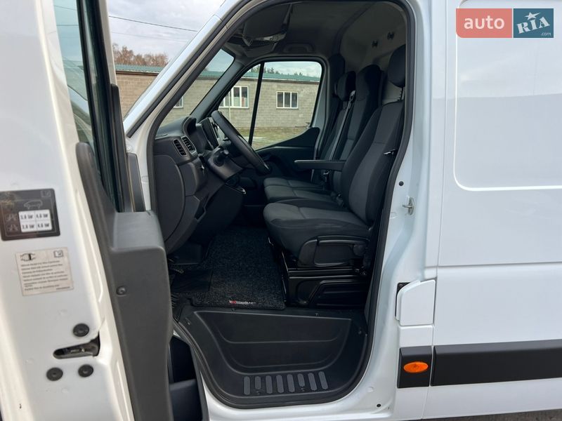 Вантажний фургон Renault Master 2021 в Радивиліві