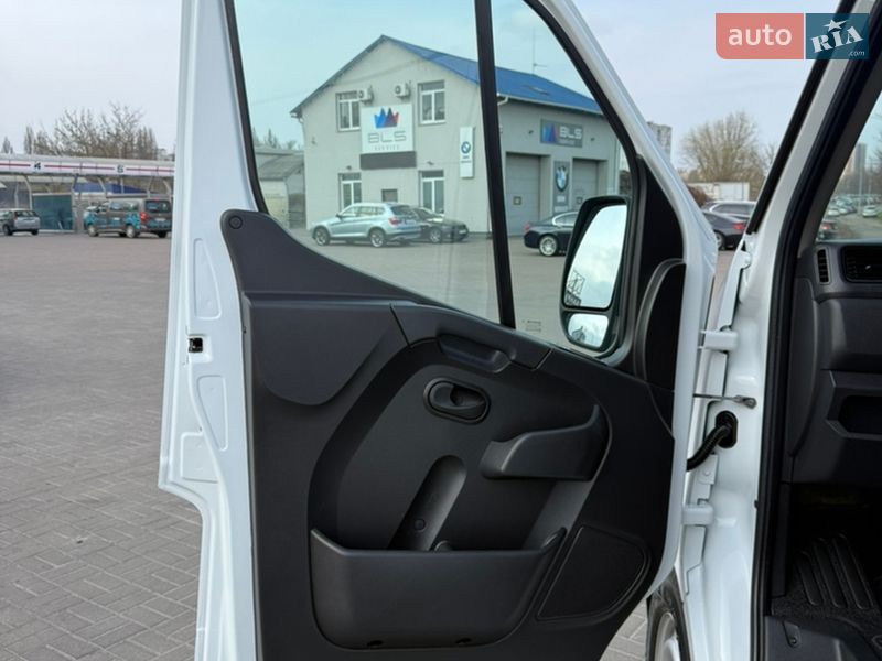Грузовой фургон Renault Master 2022 в Киеве