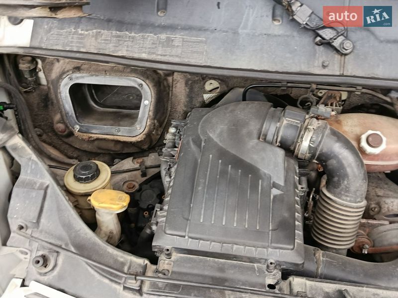 Вантажний фургон Renault Master 2005 в Львові